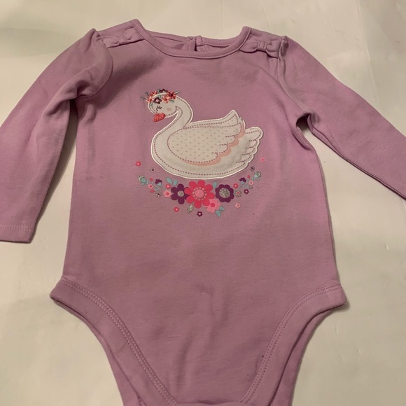 5 Piece Bundle 12 months HOST PICK!! - Picture 2 of 11